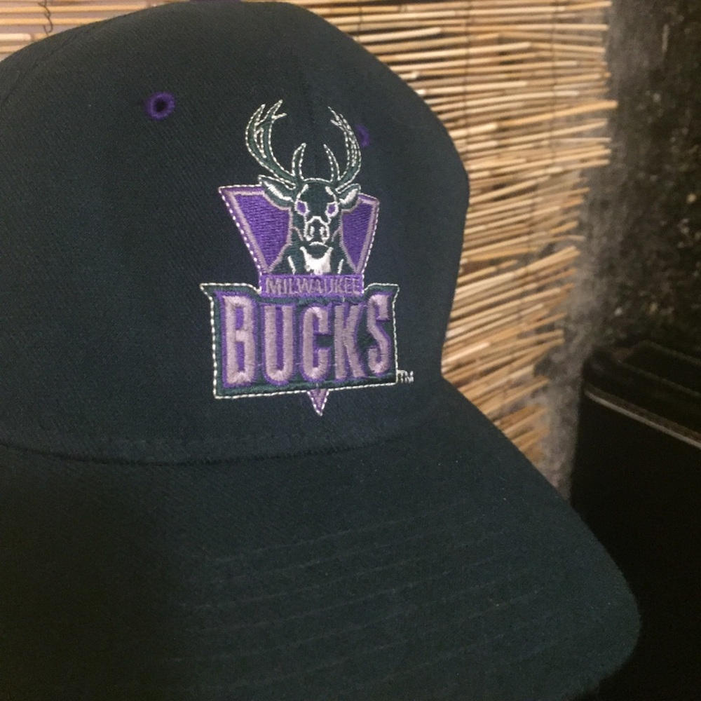 Vintage bucks starter cap